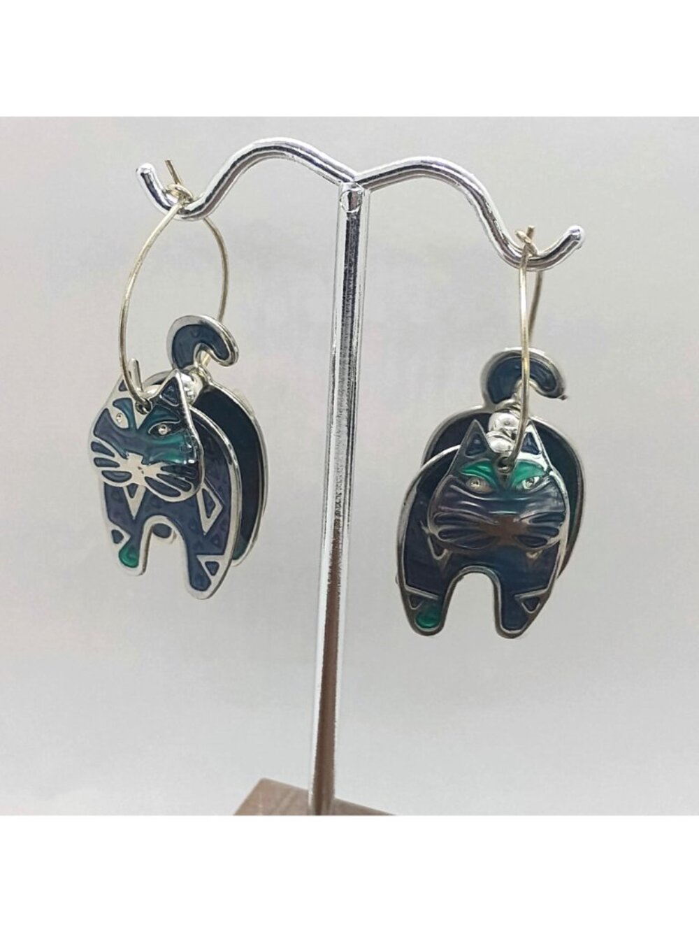Vintage Edgar Berebi Articulated Cat Hoop Earrings Blue Purple Enamel Dangle - Picture 3 of 6